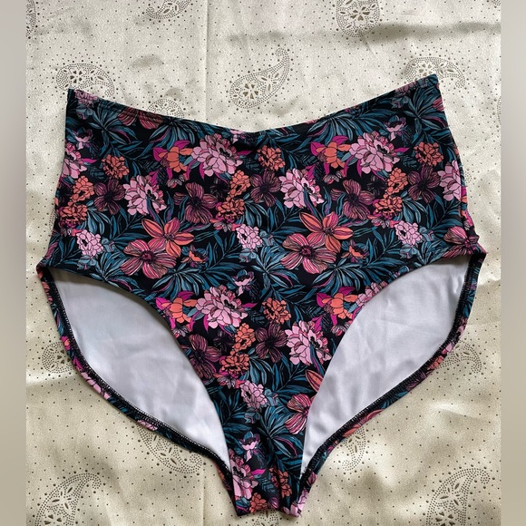 Venus: Black Floral Hi Rise Bikini Bottoms - Picture 13 of 17